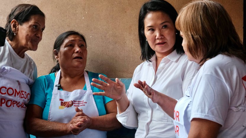La presidenta electa Keiko Fujimori ofreciendo declaraciones tras confirmarse los resultados de las elecciones presidenciales en Perú.