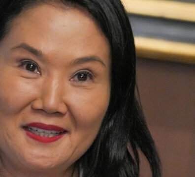 Acto oficial en el Gran Teatro Nacional de Lima donde se proclama formalmente a la presidenta electa de Perú.
