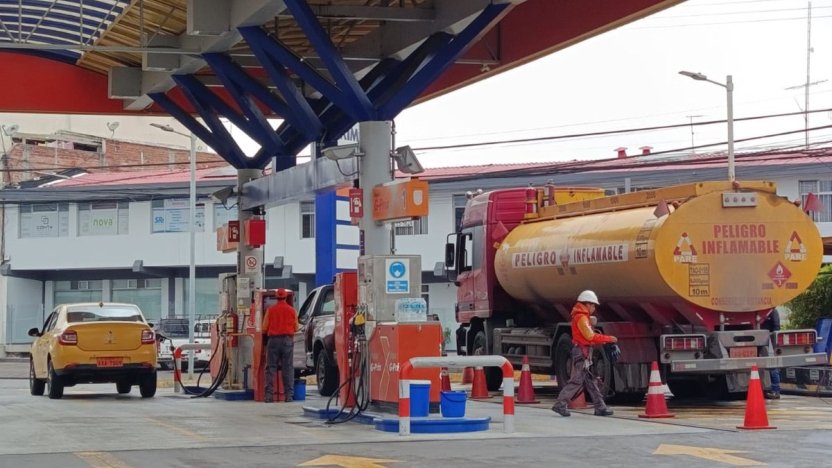 Estación de servicio donde el consumo de gasolina Extra cayó 8% en Ecuador.