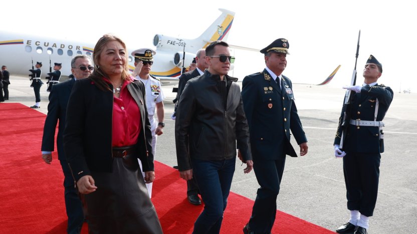 Instalaciones estatales en un contexto donde entidades públicas de Ecuador retendrán el 0,4% a proveedores.