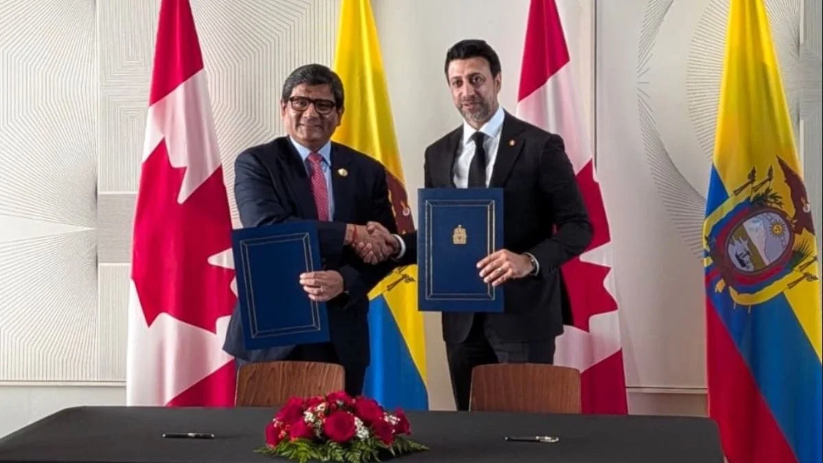 Firma del acuerdo donde el **TLC entre Ecuador y Canadá retoma los arbitrajes internacionales** de inversión.