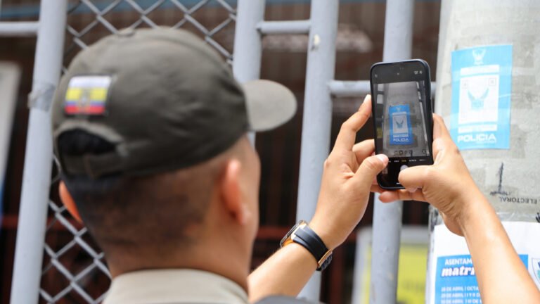 ¿Qué hacer ante una extorsión en Ecuador? Conozca los canales oficiales para denunciar amenazas, protegerse y evitar pagar a los delincuentes.