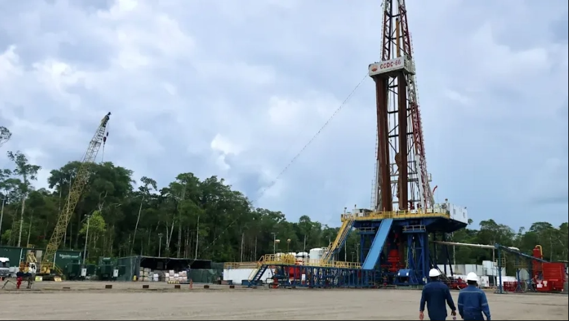 Instalaciones de Petroecuador donde continúa la producción petrolera durante 2026 pese a la caída en los niveles de extracción.