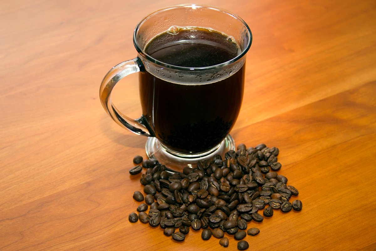 El café y la salud del corazón: ¿Cuántas tazas de café con cafeína es seguro tomar al día?