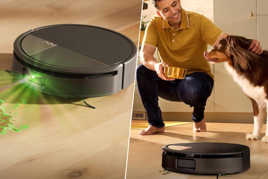 Vista superior del Roomba Max 775 Combo regresando a su base de autolavado AutoWash de color negro.