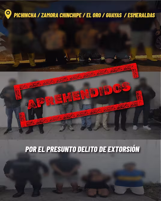 Agentes de la Policía Nacional durante un operativo contra redes de extorsión ejecutado en cinco provincias del Ecuador.