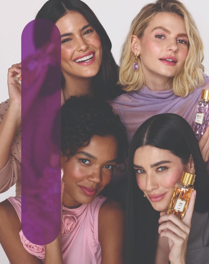 Frascos elegantes de la perfumería Avon pertenecientes a la nueva línea Iconic Collection.