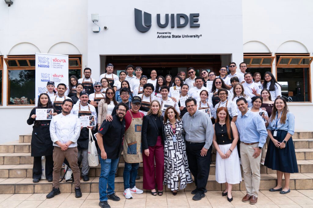 Nestlé Ecuador capacitó a 50 jóvenes en gastronomía y barismo a través de YOCUTA y Jóvenes Baristas, fortaleciendo la empleabilidad juvenil en el país.