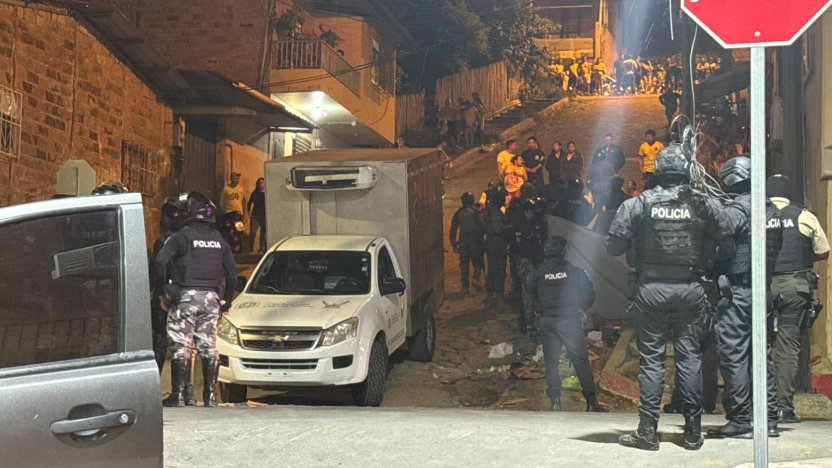 Operativo policial tras el triple crimen en Portoviejo ocurrido cerca de la terminal terrestre de Manabí.