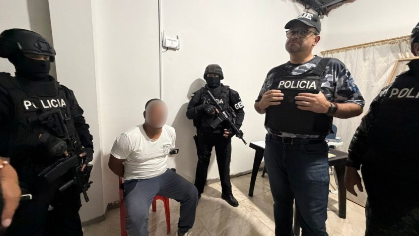 Sargento de Policía detenido durante operativo contra una organización vinculada al narcotráfico en Ecuador