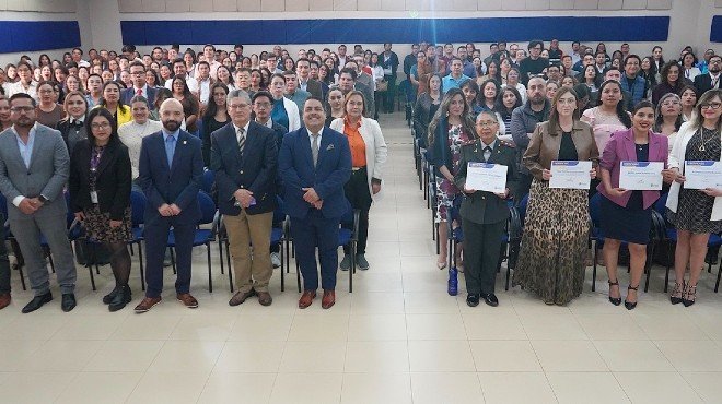 Presentación oficial del nuevo reglamento de salud en el trabajo SISAT por autoridades del Ministerio de Salud Pública en Quito