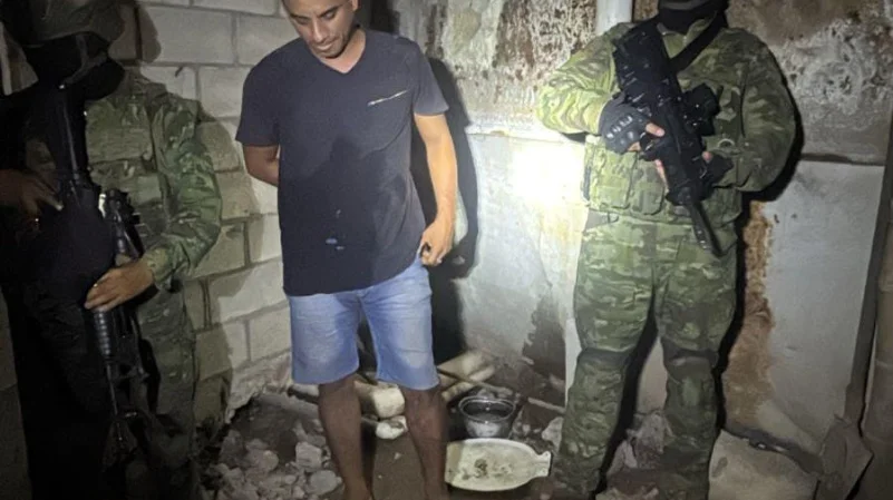 Captura de integrantes de Los Tiguerones durante operativos militares ejecutados por la Fuerza de Tarea Conjunta Guayas en Guayaquil.