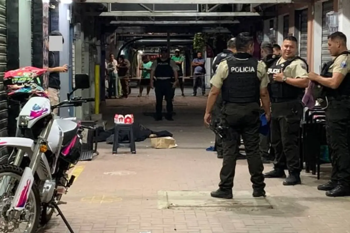 Lugar donde un hombre fue asesinado en Nuevo Tarqui tras un ataque armado registrado la noche del 17 de julio en Manta.