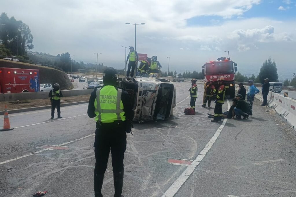 Operativo de control preventivo para reducir los accidentes viales en Quito.