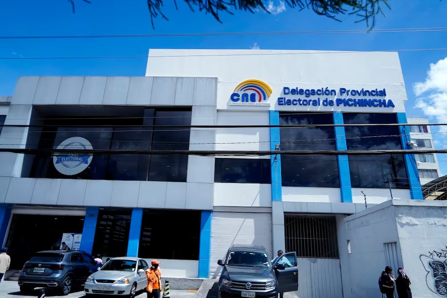 Más de 1.100 personas fueron capacitadas para elaborar los planes de trabajo de candidatos a las seccionales de noviembre en Ecuador.