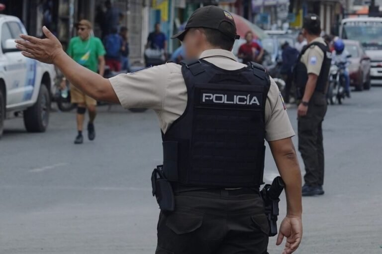 Dos policías