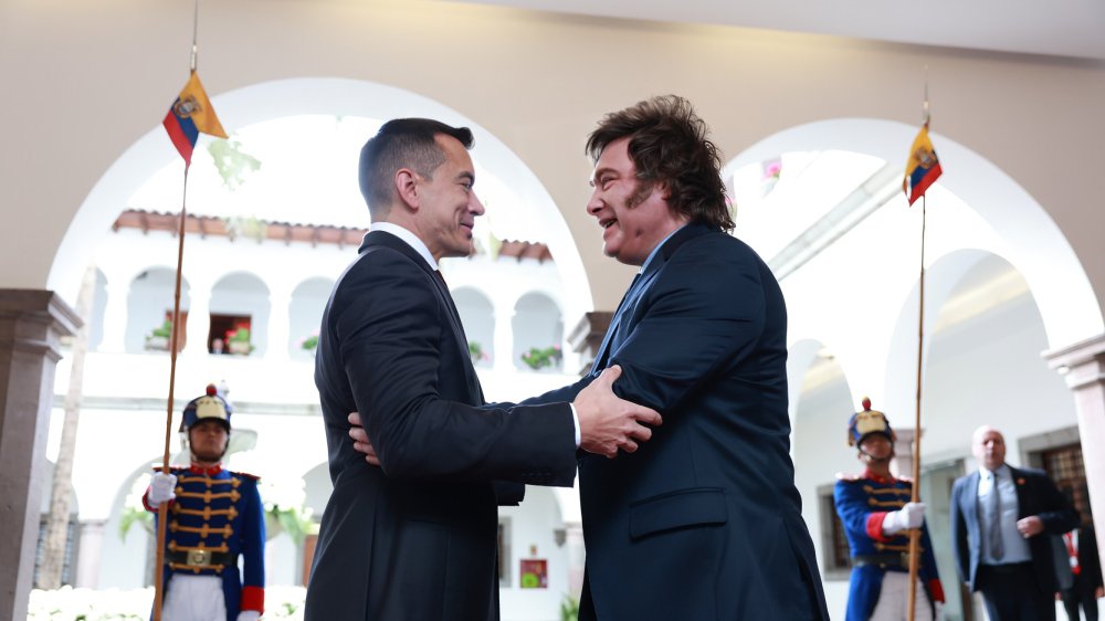 Milei y Noboa se reúnen en Quito para firmar el acuerdo de extradición Argentina y Ecuador, además de pactos de comercio automotor y aviación.
