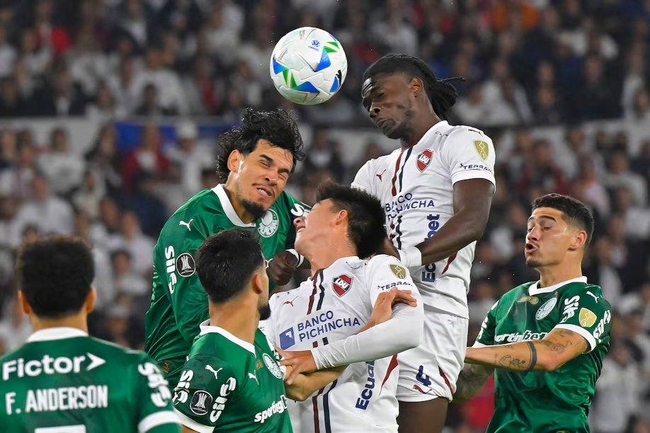 Liga de Quito ante Palmeiras en cuartos de final de la Libertadores 2026: los albos buscan revancha tras la semifinal de 2025 y cerrarán la serie en Quito.