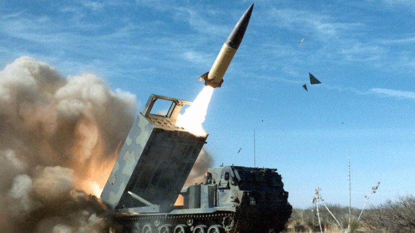 Sistema de misiles Patriot en un escenario donde el Pentagono exige a proveedores planes para la produccion y entrega rapida de armamento