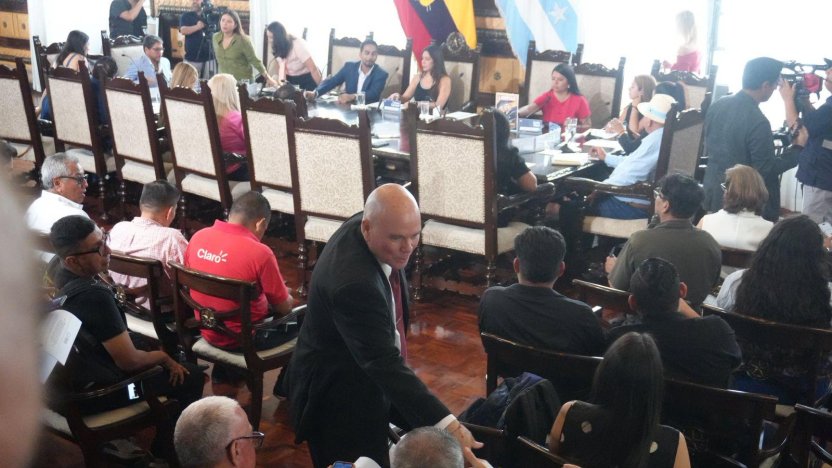 Fiscalía investiga el caso La Reina y presuntos movimientos financieros vinculados con una exfuncionaria de Guayaquil.