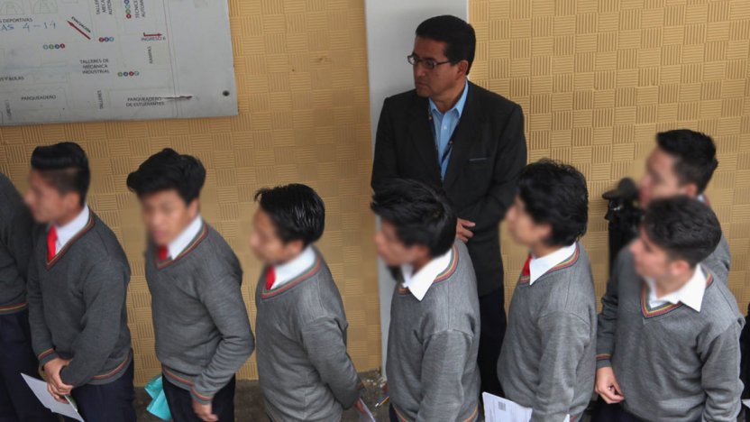 Capacitación magisterial donde el **Ministerio abre proceso para contratar a 1.531 docentes en Ecuador, ¿cuáles son los requisitos y cómo postular?