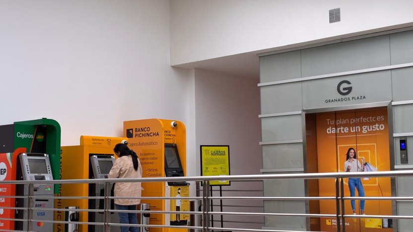 bancos mantendrán estos servicios habilitados durante el feriado del 10 de Agosto en Ecuador