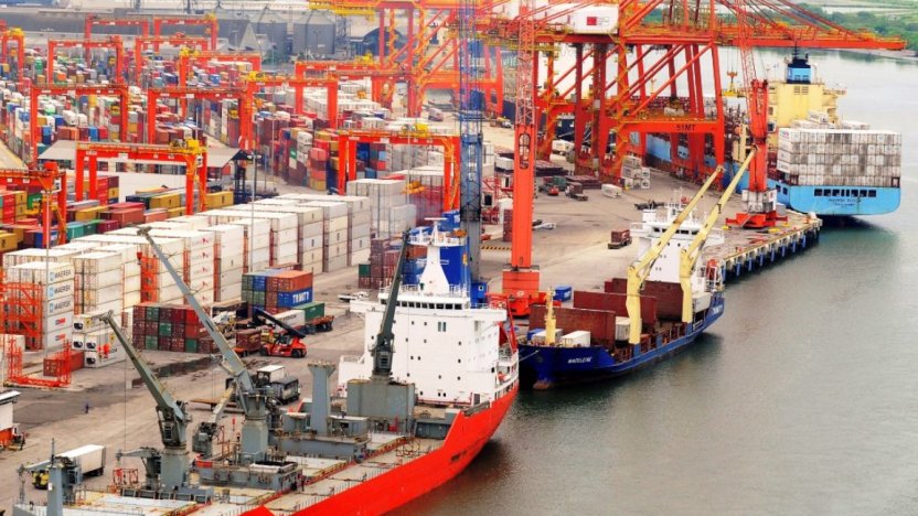 Operaciones logisticas de transferencia de carga en el puerto de Guayaquil