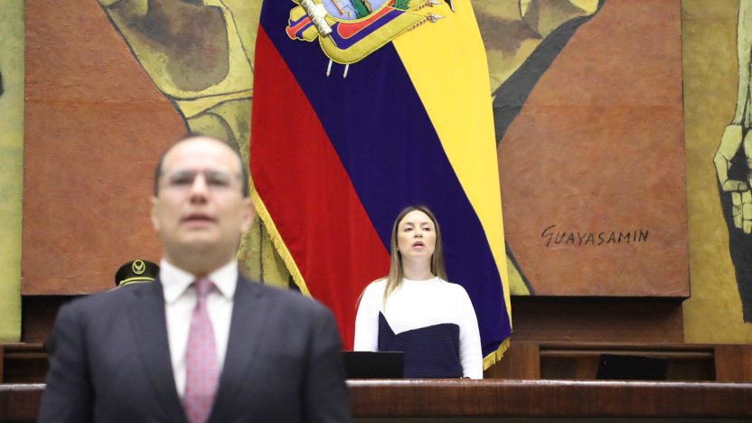 Luisa González y Mishel Mancheno en el marco de las objeciones electorales en Manabí