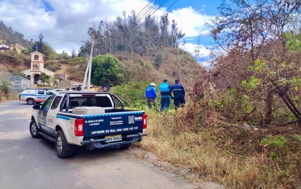 Equipos de búsqueda localizan el cuerpo de Lizeth Bunshi en el río Machángara, sector de Guápulo, Quito.