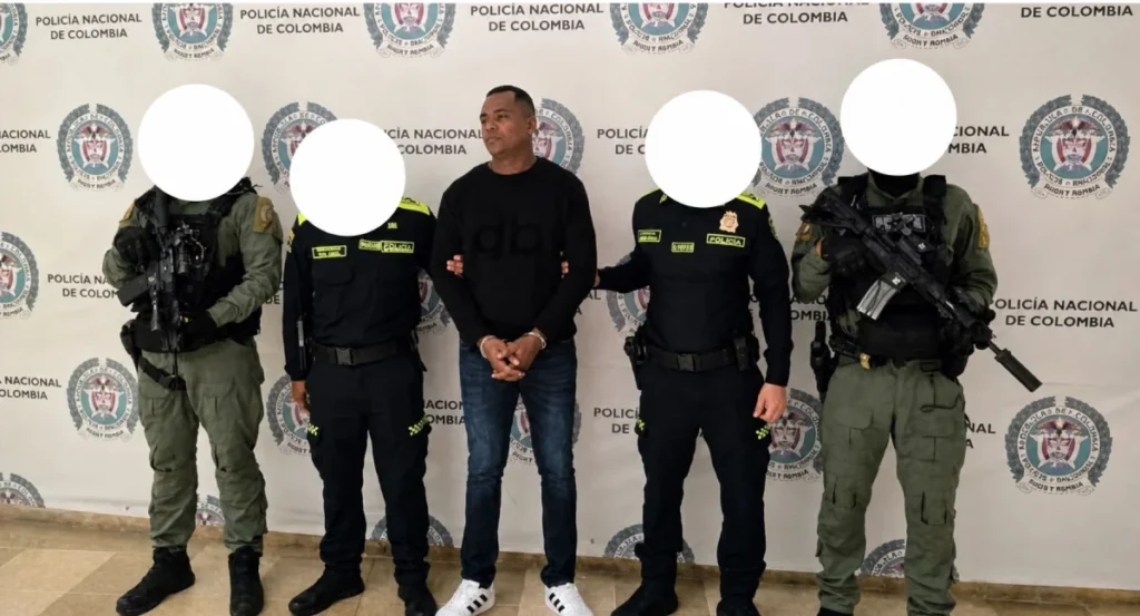 Alias Colombia, señalado líder de Los Tiguerones, fue capturado en Armenia durante un operativo binacional.
