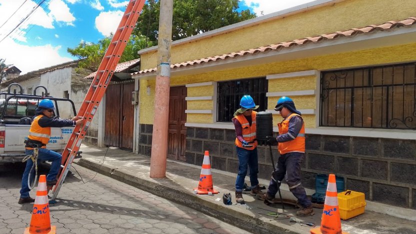 Edificio principal de la Corporación Nacional de Telecomunicaciones en el marco de reformas a la contratación pública de CNT