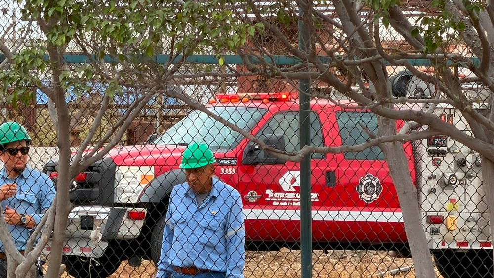 Fuga de gas en la Refinería La Libertad fue controlada en 20 minutos. Petroecuador restringió el tránsito y activó protocolos de seguridad preventivos.