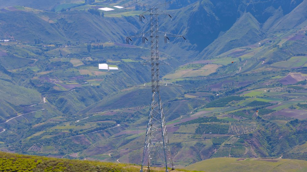 La compra de electricidad a Colombia se disparó a finales de agosto de 2026. Ecuador busca afrontar el estiaje y el aumento de la demanda eléctrica.