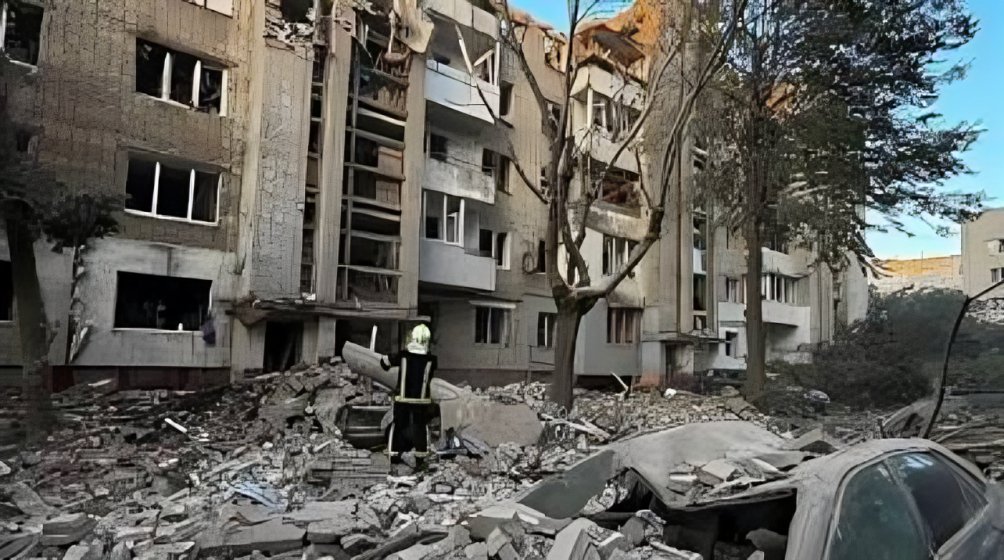 El ataque con drones en Kryvyi Rih dejó 14 muertos y 121 heridos, entre ellos 22 niños. Zelensky lo calificó de acto terrorista.