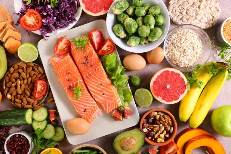 ecomendaciones de la OMS sobre porcentajes diarios de carbohidratos, grasas y proteínas para una alimentación saludable