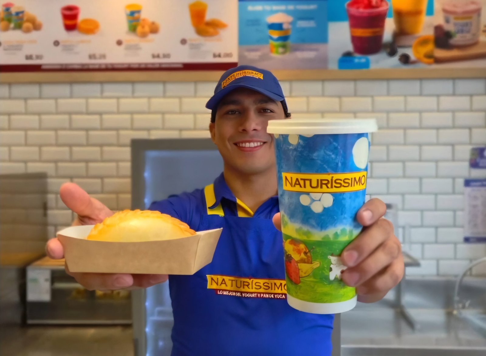 Celebración de 48 años de Naturíssimo con pan de yuca y yogurt, productos emblemáticos de Ecuador