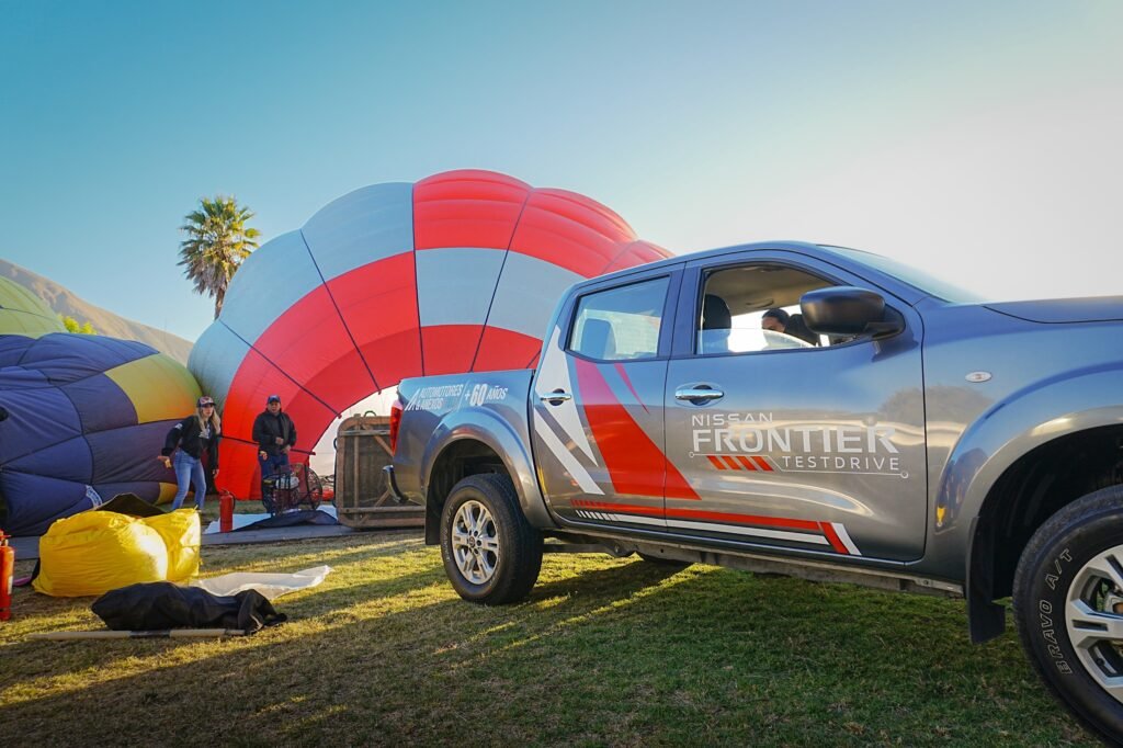 Vehículos Nissan acompañan el Festival del Globo Mitad del Mundo 2026 en Quito, Ecuador