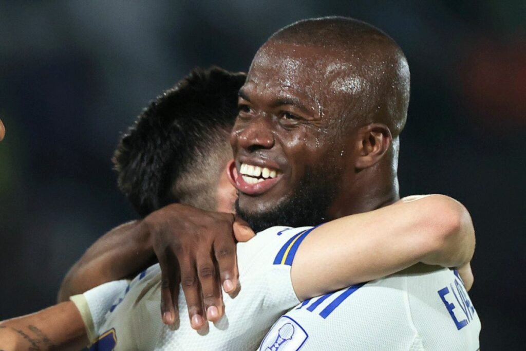 Enner Valencia celebra con la camiseta de Boca Juniors la victoria ante Recoleta en la Copa Sudamericana.