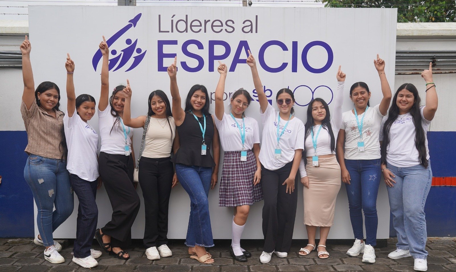 Diez niñas ecuatorianas seleccionadas para el proyecto Líderes al Espacio viajarán al Space Center Houston, iniciativa de Fundación FIDAL y SLB