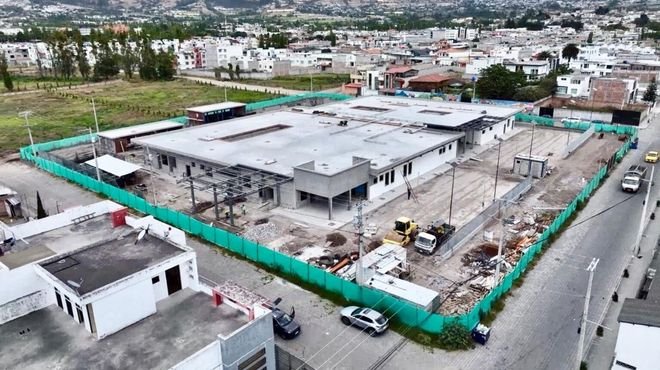 Obra en construcción del primer Centro de Salud Tipo C de Ibarra, barrio El Ejido, alianza Ministerio de Salud y GAD Municipal