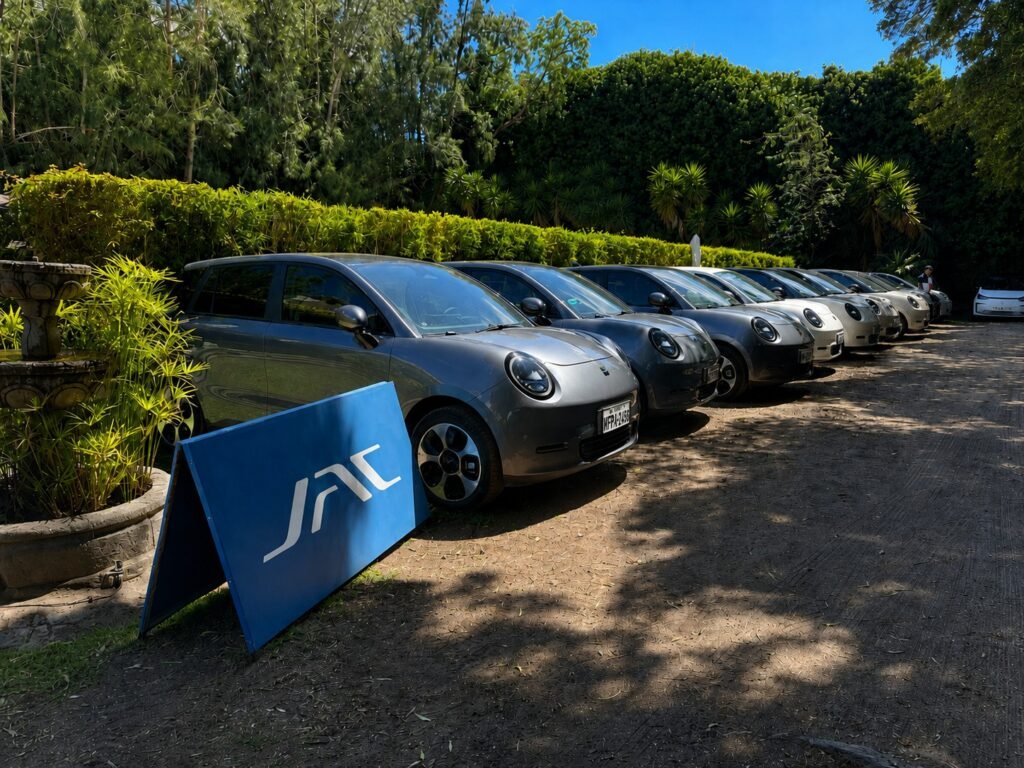 JAC Azul fortalece la movilidad eléctrica en Ecuador con una red de 65 puntos de carga gratuitos, soporte técnico especializado
