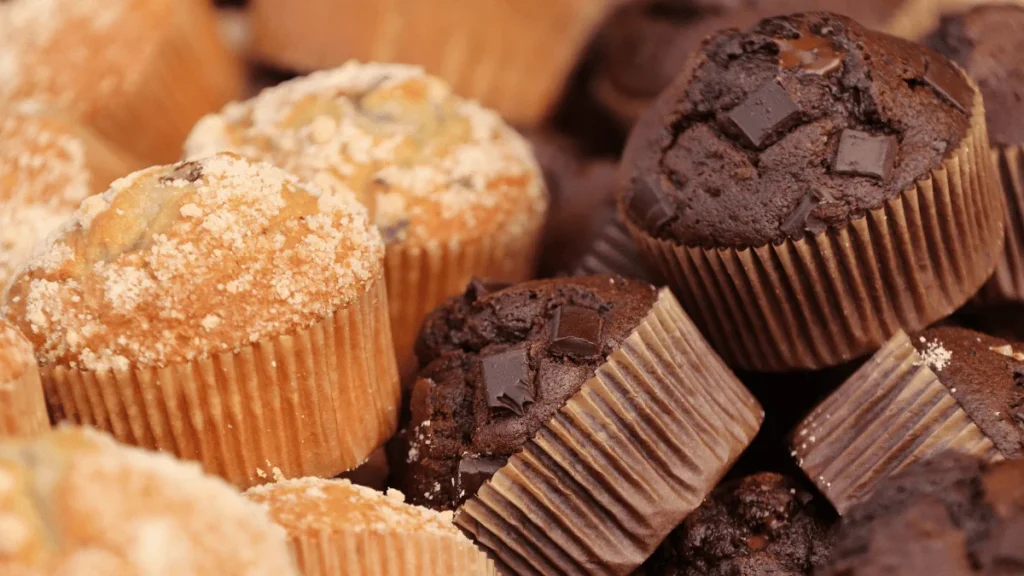 Surtido variado de postres, dulces y alimentos con azúcares