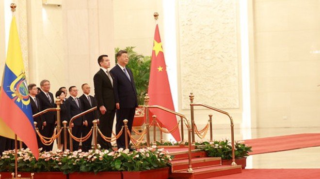 Presidentes Daniel Noboa de Ecuador y Xi Jinping de China durante reunión bilateral sobre cooperación y fondos no reembolsables