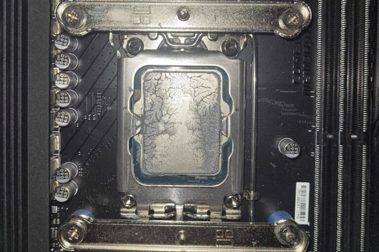 Revisión técnica y detección de una estafa en procesadores Intel para PC gaming.