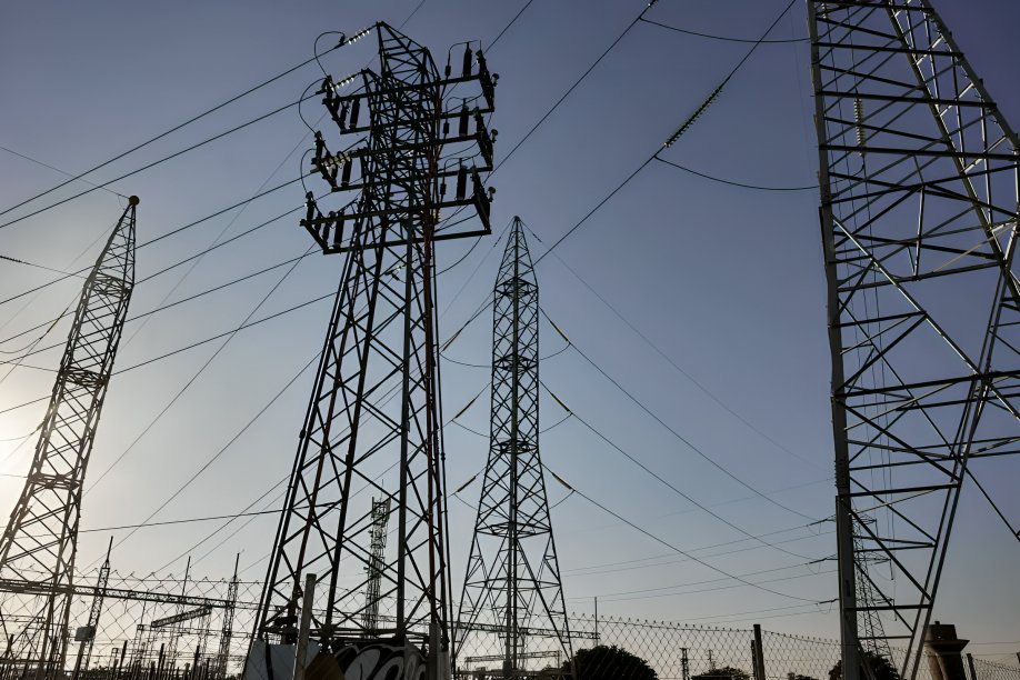 La interconexión Ecuador-Perú de 500 kV permitirá transferir hasta 650 MW inicialmente. Conozca los 33 proyectos que sumarán 5.000 MW al sistema peruano.