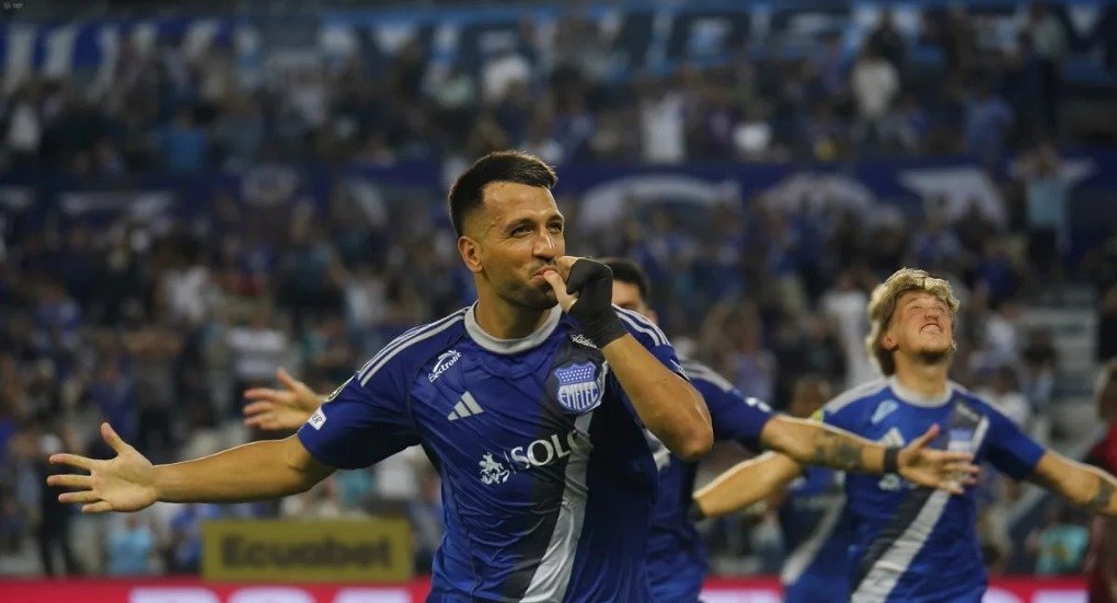 CS Emelec sale del descenso tras vencer a Manta