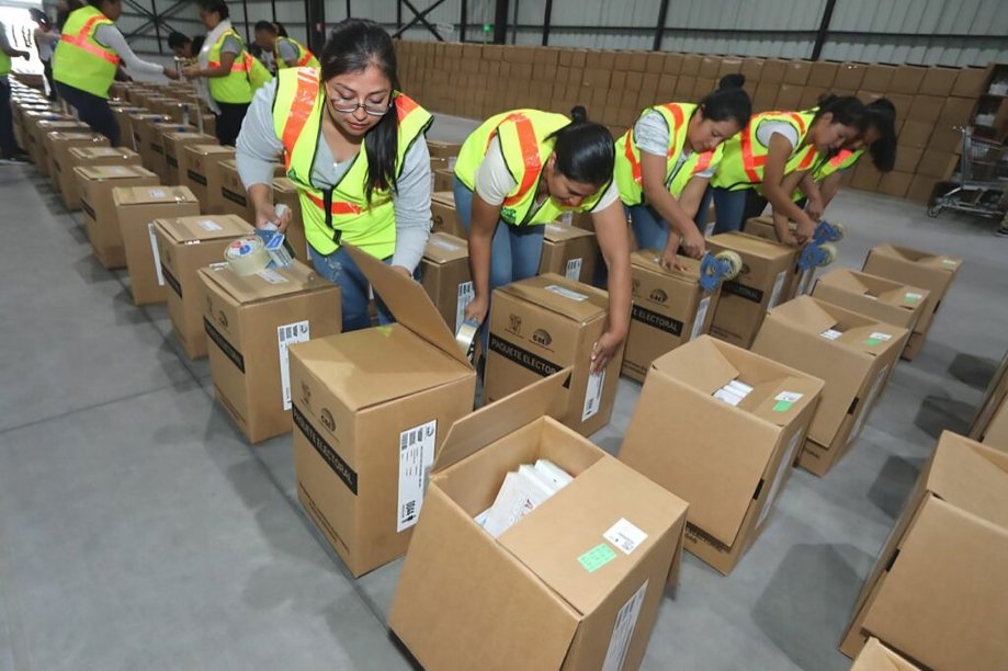 Aprenda cómo registrarse en la plataforma de empleo del CNE para trabajar en las elecciones. Conozca requisitos, cargos disponibles y proceso de postulación.