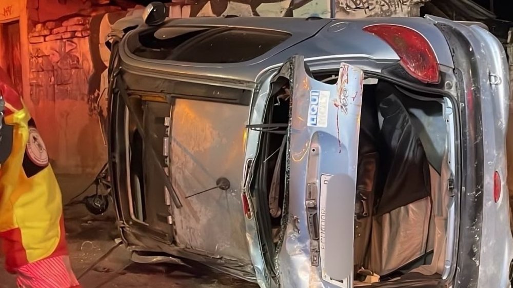 Un accidente de tránsito en la avenida Mariscal Sucre dejó un fallecido y tres heridos la madrugada del 6 de septiembre en el sector San Carlos, Quito.