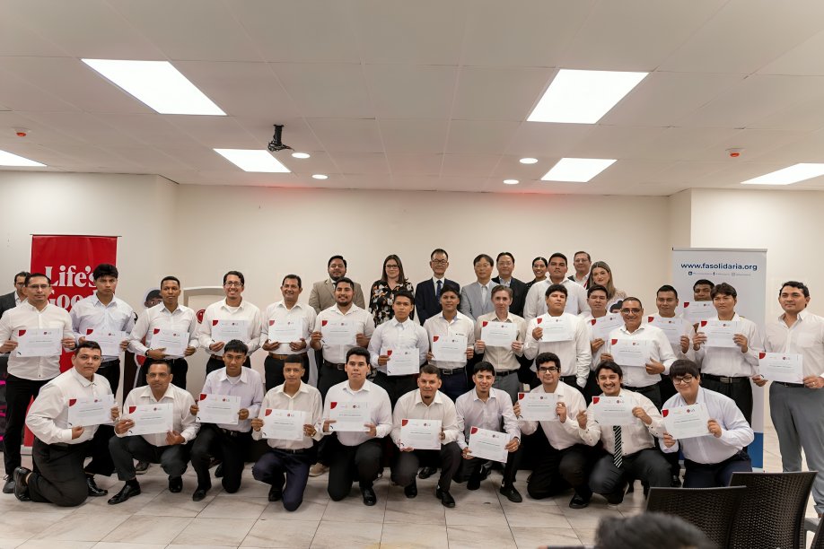 La LG Inverter Academy graduó a 30 jóvenes en Ecuador como especialistas en climatización Inverter, junto a la Fundación Acción Solidaria.