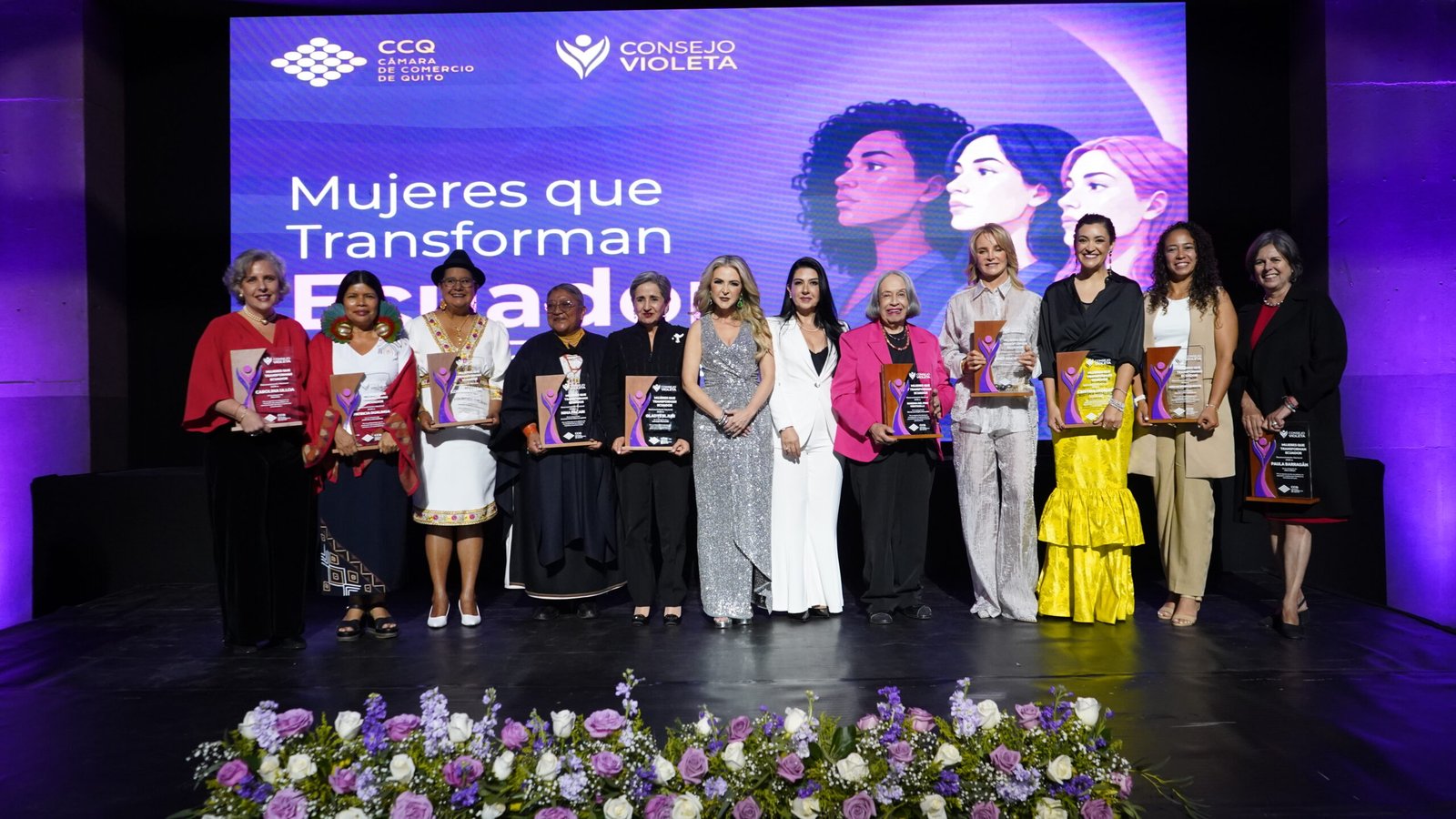 Ecuador reconoce a 11 mujeres que su trayectoria en un legado